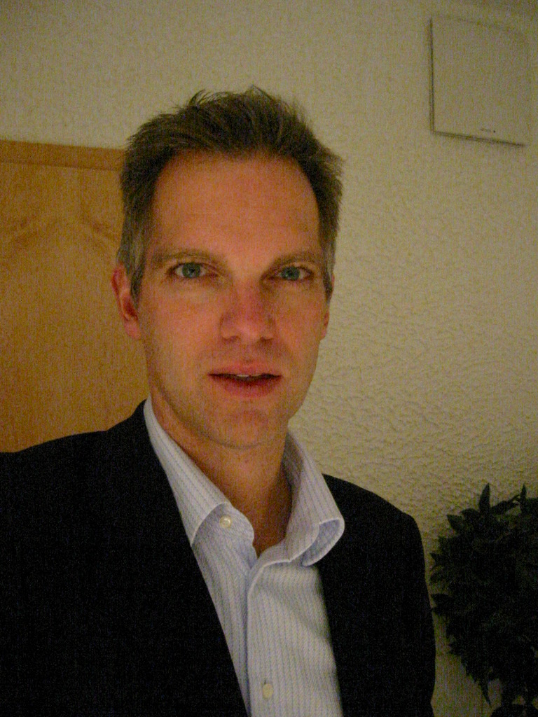 Dr. Frank Austermühl